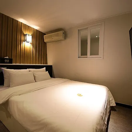 Ez Hotel