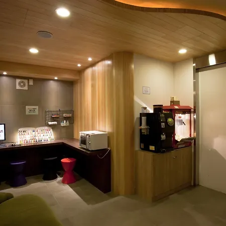 Ez Hotel