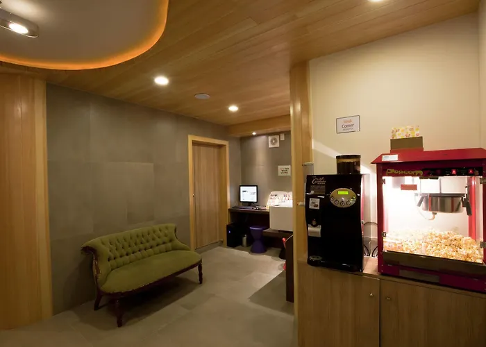 Ez Hotel