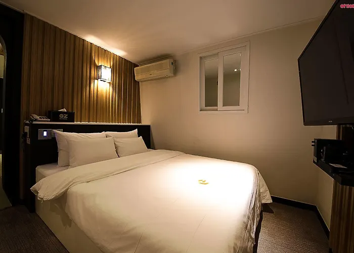 Ez Hotel 2*